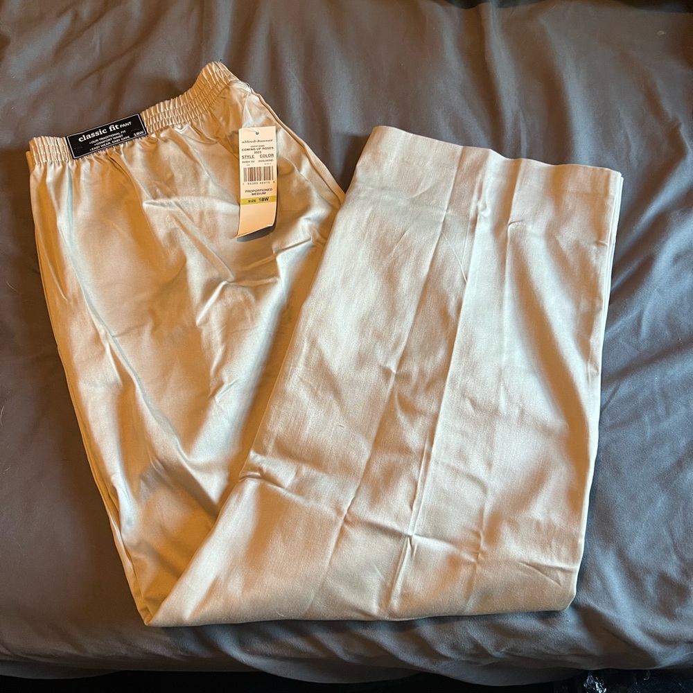 Alfred Dunner Cream/tan Pants